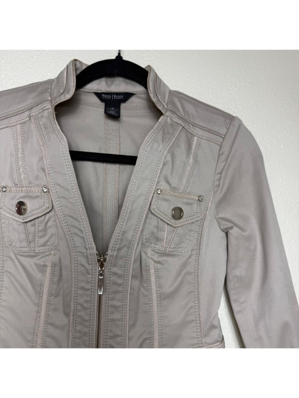 WHBM White House Black Market Tan/Beige Jacket w/ Decorative Detail Sz 00 - Picture 2 of 6
